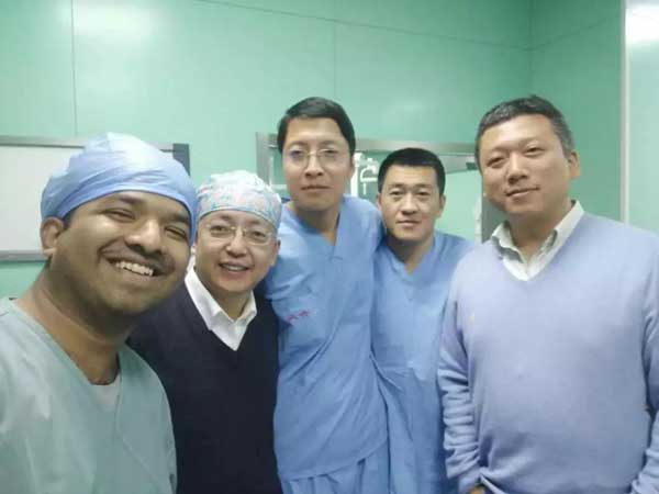 印度医生来我院参观学习